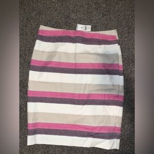 Ann Taylor Pencil skirt - new with tags - size 4